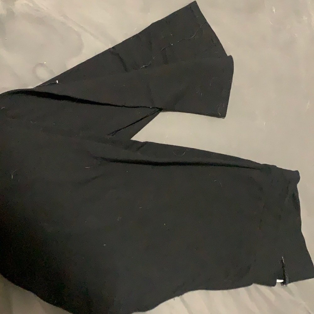 Black leggings.